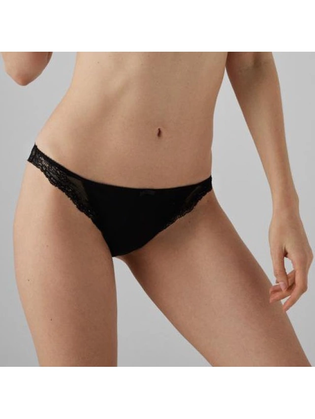 TANGA CON ENCAJE  Y.MORA